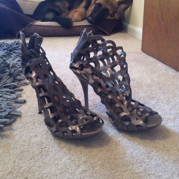 Silver Pierre Dumas pumps