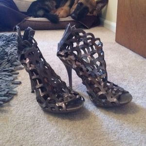 Silver Pierre Dumas pumps