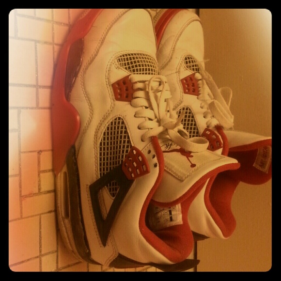 Fire red 4s