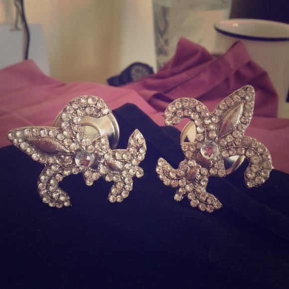 Gorgeous flour de Lis drawer pulls - Picture 1 of 1