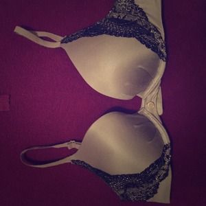 SOLD🚫VS Gray  Fabulous push-up bra in 32C