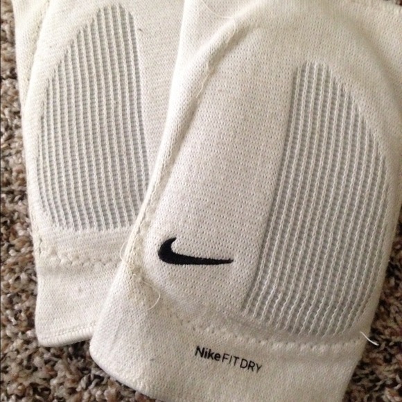 Volleyball knee pads