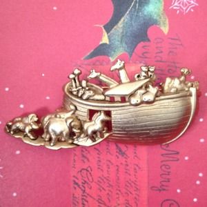 Noah's  Ark pin MOVING SALE 🤗