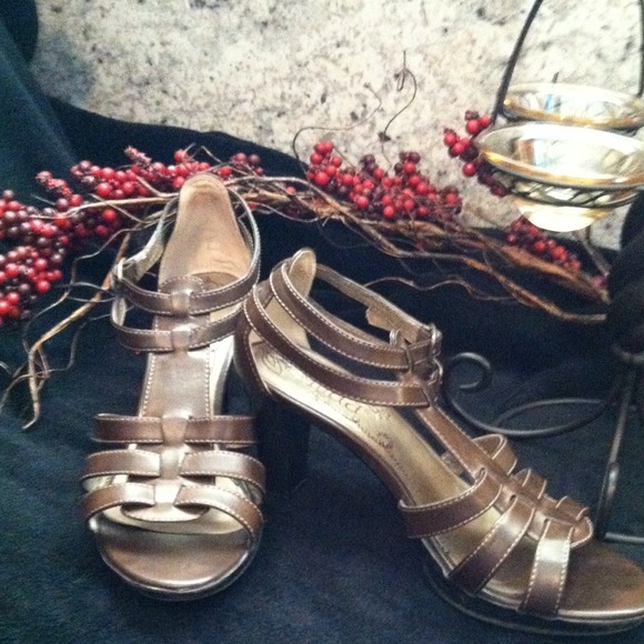 🌸Sale🌸 Brown Heels