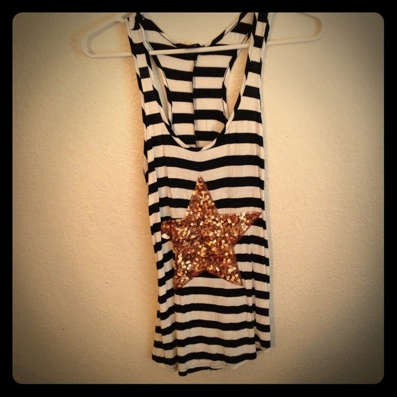 Rue 21 tank