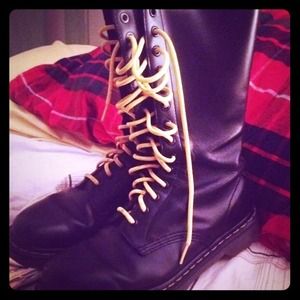 Dr. Martens 1914 style 14eye
