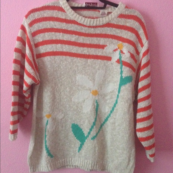 Daisy sweater size medium