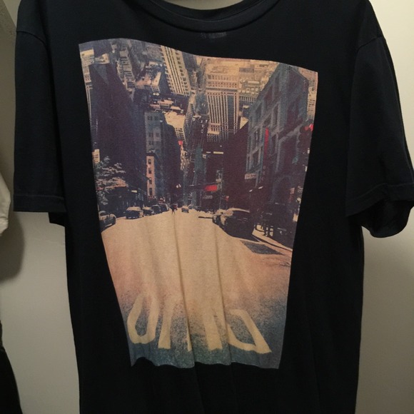 T shirt - Picture 2 of 2