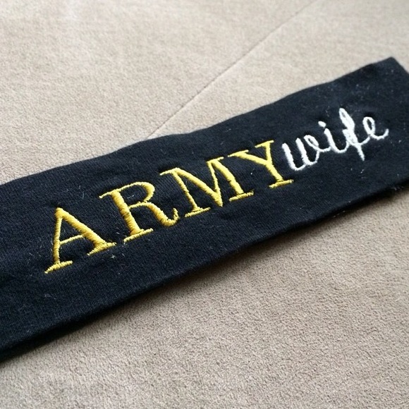 Customizable embroidered headbands
