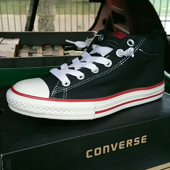Brand new converse!!