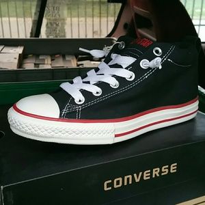 Brand new converse!!