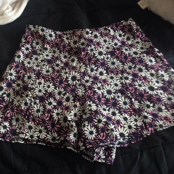 Floral high waisted shorts