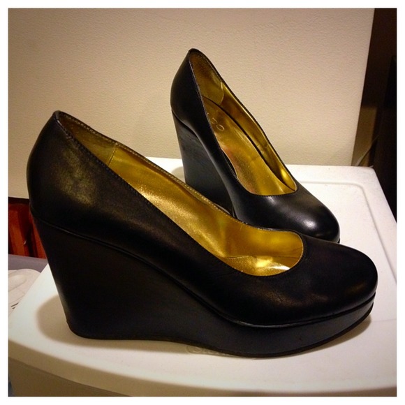 Aldo black leather wedges