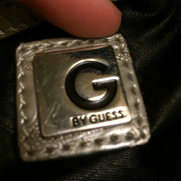 GUESS Purse - Picture 4 of 4