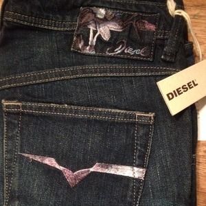 NWT Diesel jeans NEWZ 27 Long 30. Made in Italy