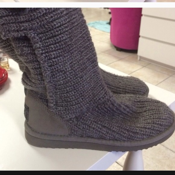 AUTHENTIC Ugg Grey Cardy