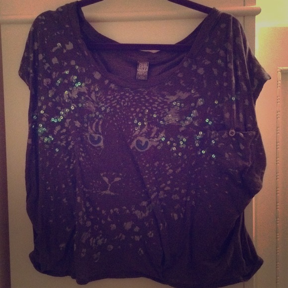 Sequin lion shirt