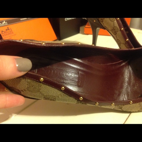 🎁Sold🎁 GUCCI Oxblood Burgundy Studded Heels 37.5 - Picture 4 of 4