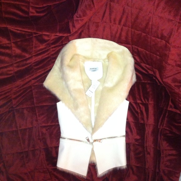 SOLD * Leather vest w/ faux rabbit fur lining
