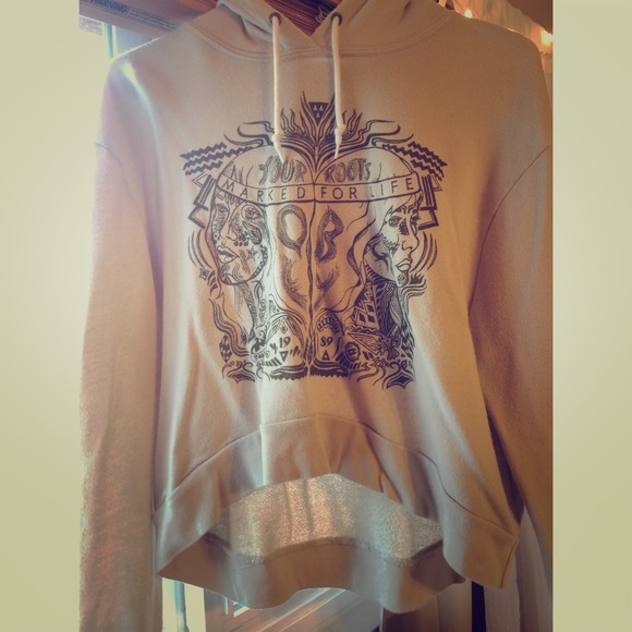 Obey sweater