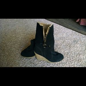 Suede wedge boots