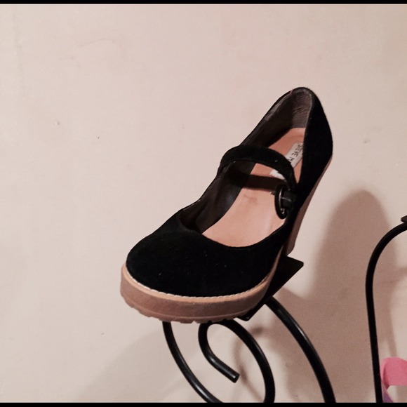 Baby doll style Steve Madden Shoe - Picture 2 of 3