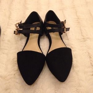Cute cutout flats