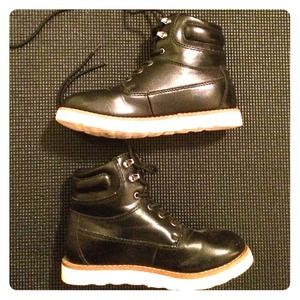 Boys Black Army Desert Hike Boots very cool!