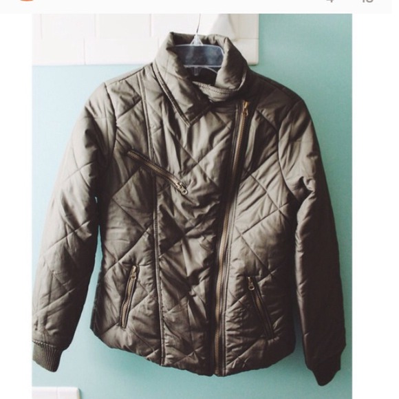 Army green puffer coat!