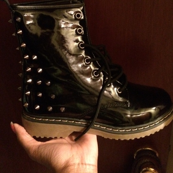 Spikey Boots - Picture 2 of 3
