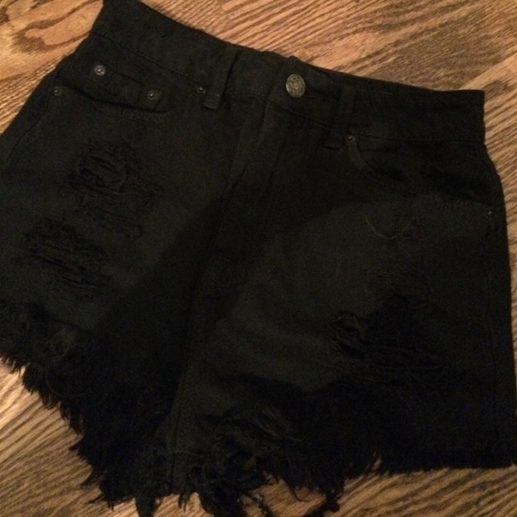 UO HIGHWAISTED SHORTS