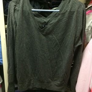 Long sleeve v-neck