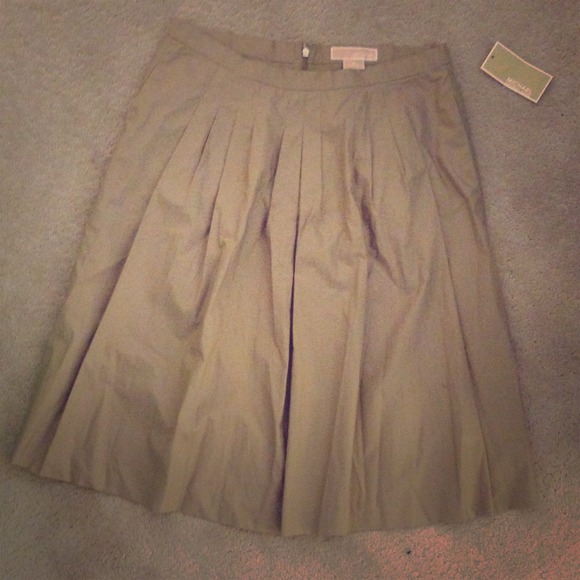 Michael Kors beige skirt