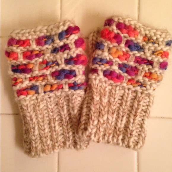 Free People Fingerless Hand-Knitted Gloves OS - Picture 2 of 3