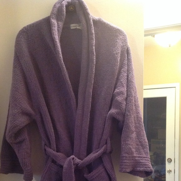 Robe - Picture 2 of 3