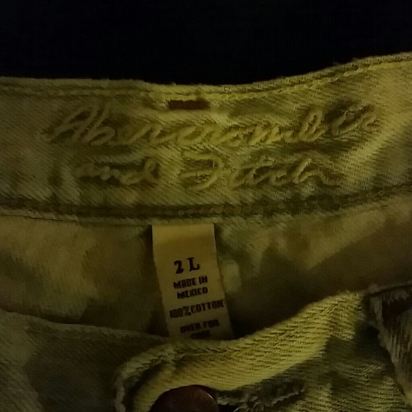 Abercombie & Fitch Jeans - Picture 2 of 3