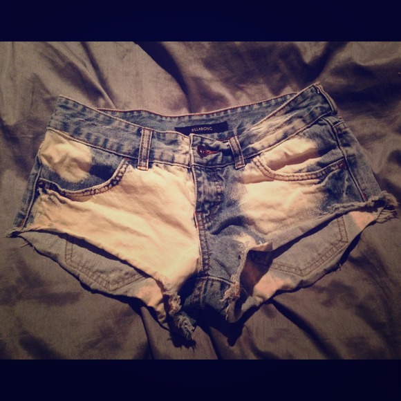 Cute billabong bleached shorts