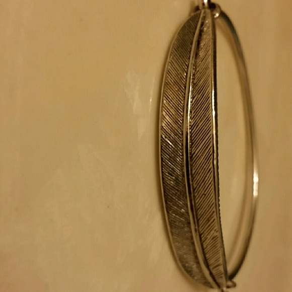 Feather bracelet