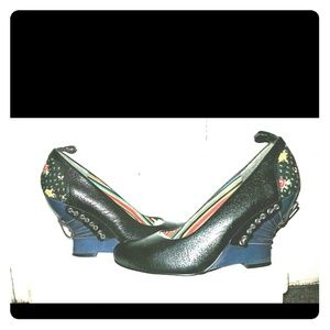 Kenzie Margot Wedges size 6.5