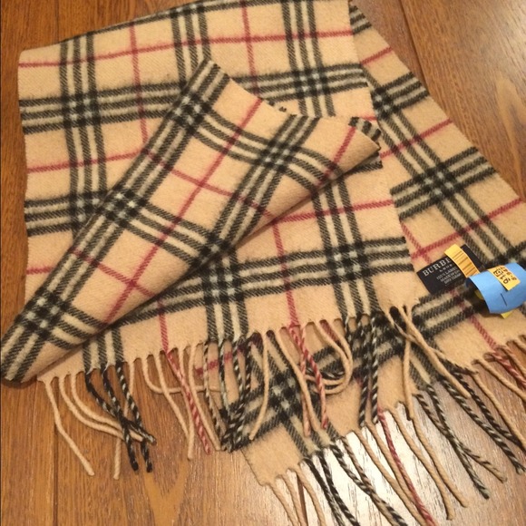 Burberry scarf Authentic - Picture 2 of 3