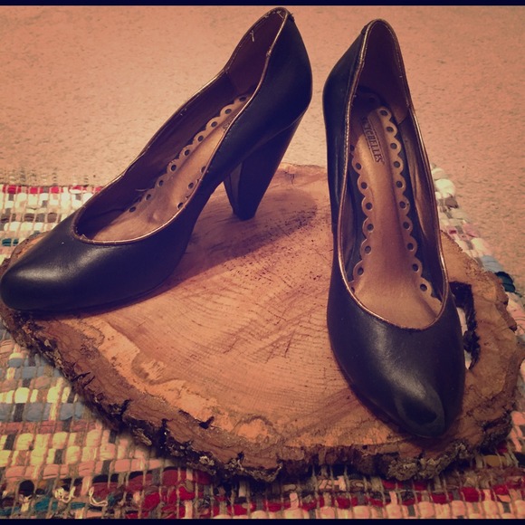 Vintage pumps