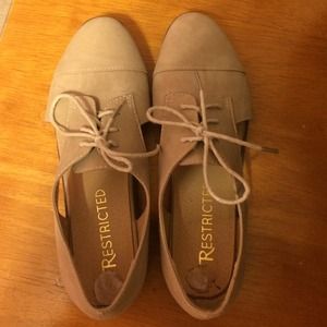 Restricted Size 6.5 Flats