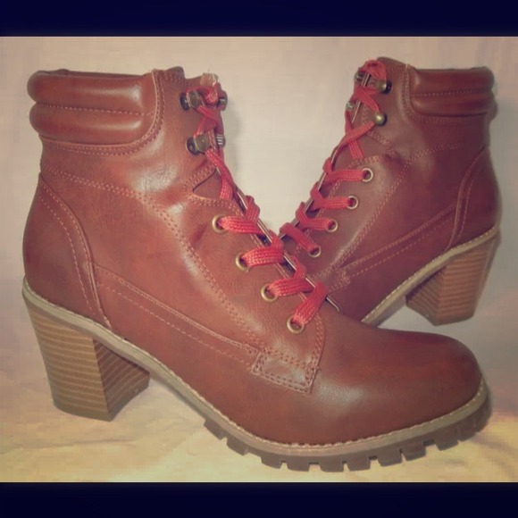 BDG Boots in congac size 9