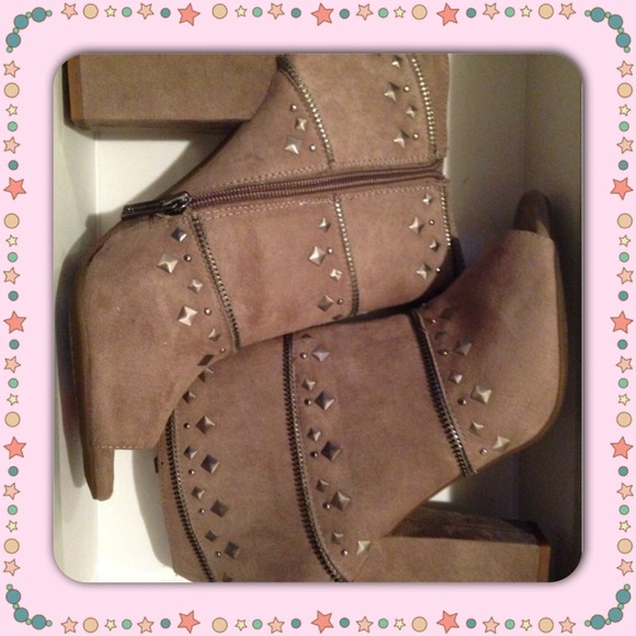 Jessica Simpson Midara - Picture 2 of 2