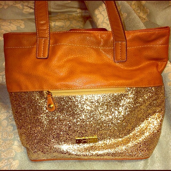 Jessica Simpson handbag