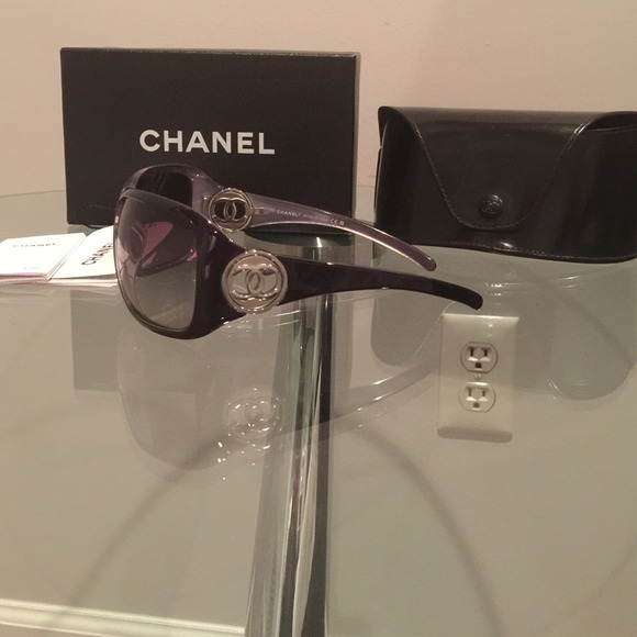CHANEL sunglasses main image 4