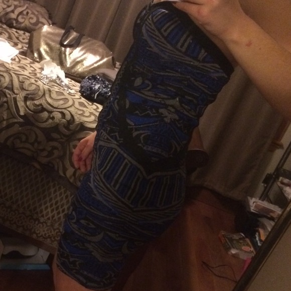 Dress - Picture 2 of 4