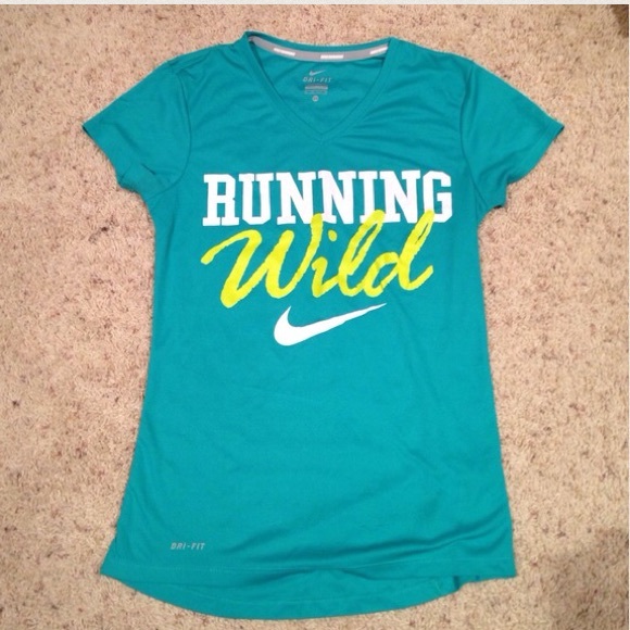 🔵SOLD🔵Running Wild Nike shirt - Picture 3 of 3