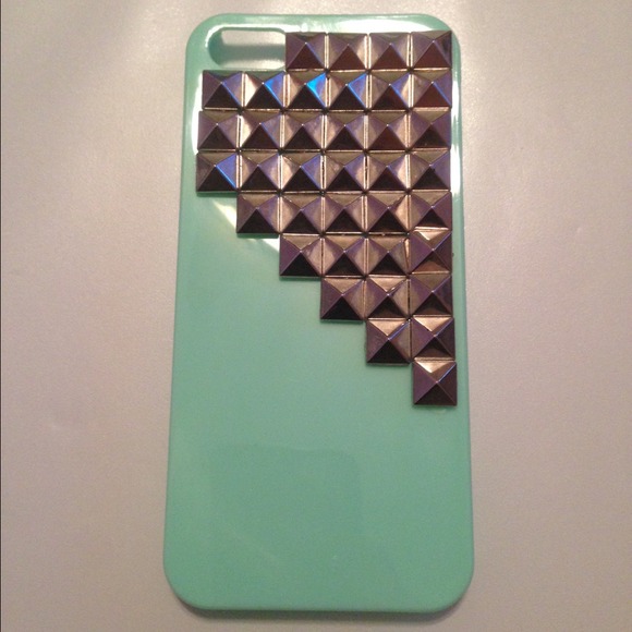 Turquoise studded iPhone 5/5s case