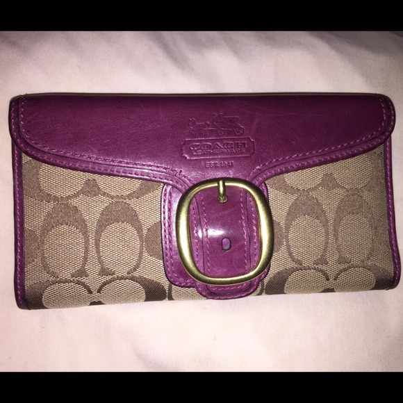Coach Wallet 💜